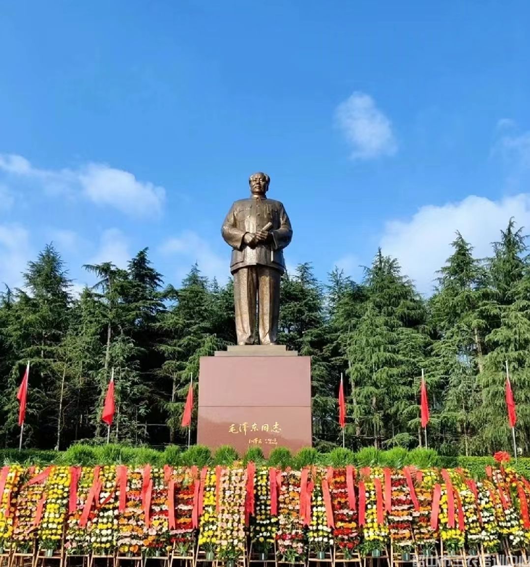 毛澤東廣場(chǎng)(圖1) 毛澤東廣場(chǎng)(圖1)