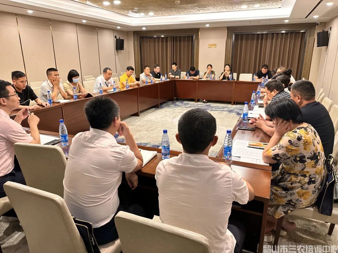 第五期返鄉(xiāng)入鄉(xiāng)創(chuàng)業(yè)培訓(xùn)班在我中心開班(圖9) 第五期返鄉(xiāng)入鄉(xiāng)創(chuàng)業(yè)培訓(xùn)班在我中心開班(圖9)