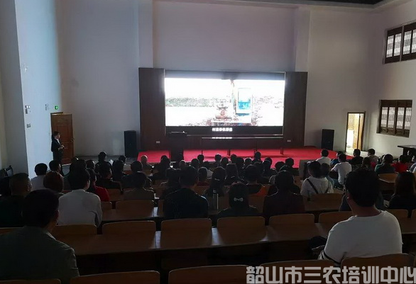 韶山市清溪鎮(zhèn)獅山村骨干脫貧攻堅現(xiàn)場學習班(圖4) 韶山市清溪鎮(zhèn)獅山村骨干脫貧攻堅現(xiàn)場學習班(圖4)